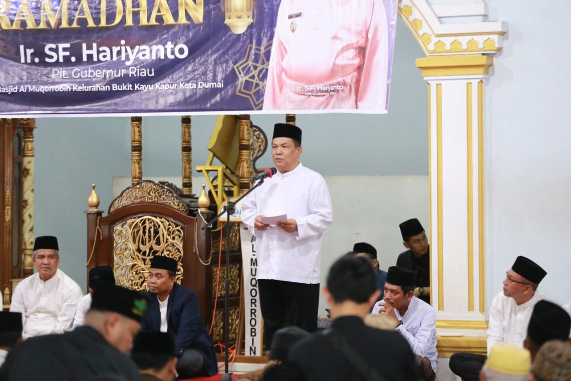 Safari Ramadan: Warga Dumai Minta Perluasan Masjid dan Perbaikan Jalan ke Plt Gubri