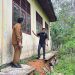 Kerua DPC Partai Gerindra Kab. Kuansing Reky Fitro saat melakukan peninjauan SD Negeri 003 Pebaun Hilir, Kuansing
