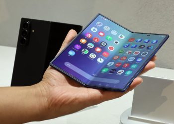 “Kiamat” Komponen, Harga Memori Melejit, Ponsel Lipat Samsung dan Apple Bakal Makin Mahal