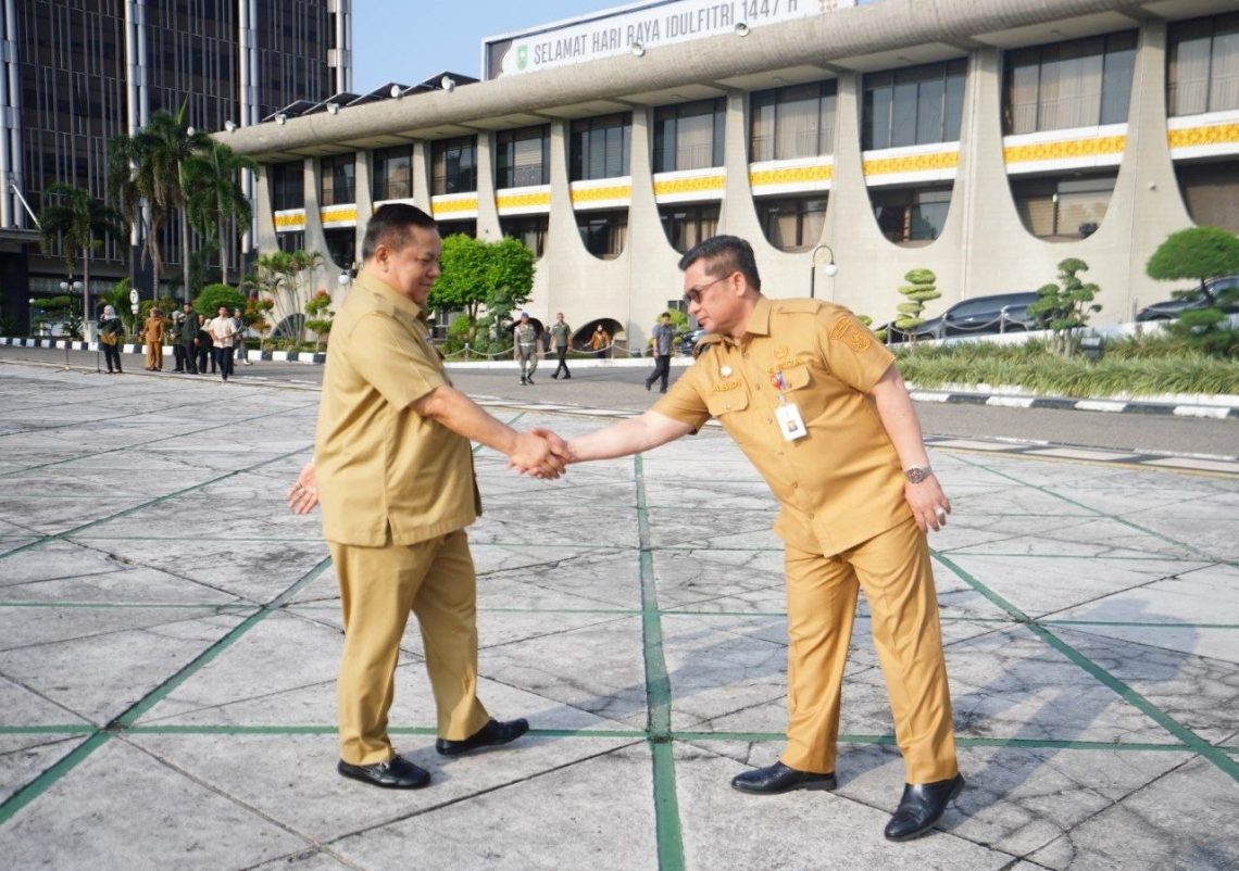 Plt Gubri Sebut Mobil Dinas Pejabat Wajib Parkir di Rumah saat WFH Pemprov Riau Diberlakukan