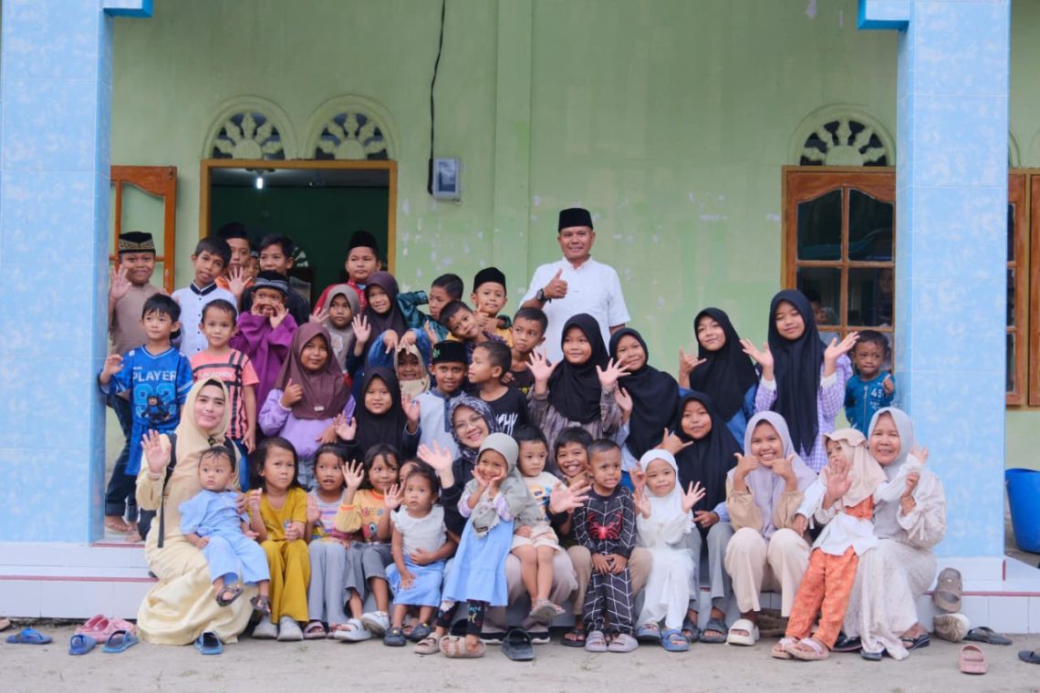 Safari Ramadan di Dusun Lingkar Naga, Bupati Siak Serahkan Bantuan dan Ajak Perkuat Kepedulian