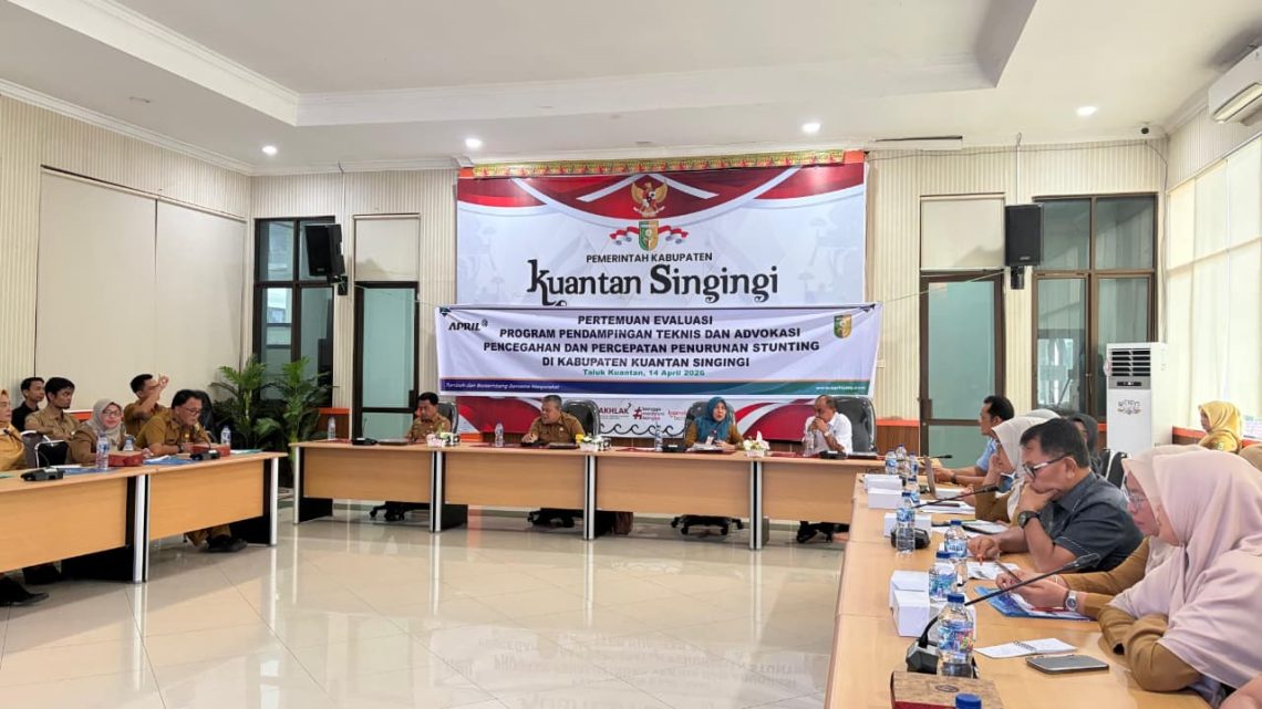 Pemerintah Kabupaten Kuantan Singingi dan Provinsi Riau menggelar Pertemuan Evaluasi Program Pendampingan Teknis dan Advokasi Pencegahan dan Percepatan Penurunan Stunting di Kantor Bupati Kuantan Singingi, Selasa (14/04/2026).
