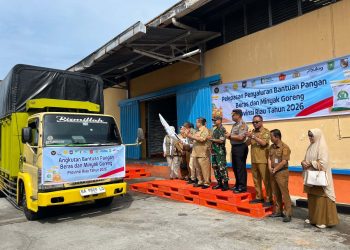 Plt Gubri SF Hariyanto Lepas 11 Ribu Ton Beras Bantuan Pangan