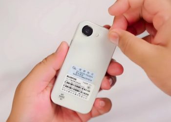 Kecil tapi Gahar, Dobrak Tren HP Mini dengan RAM 8GB dan Android 15