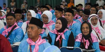 883 Jemaah Calon Haji Riau Sudah Diberangkatkan, 7 Ditunda Keberangkatannya. 1.720 Jemaah Calon Haji 2026 Asal Riau Sudah Diberangkatkan ke Madinah