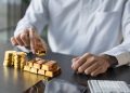 Anonali Harga Emas Global yang Gagal Berkilau saat Konflik Timur Tengah Memanas, Ini Kata Analis