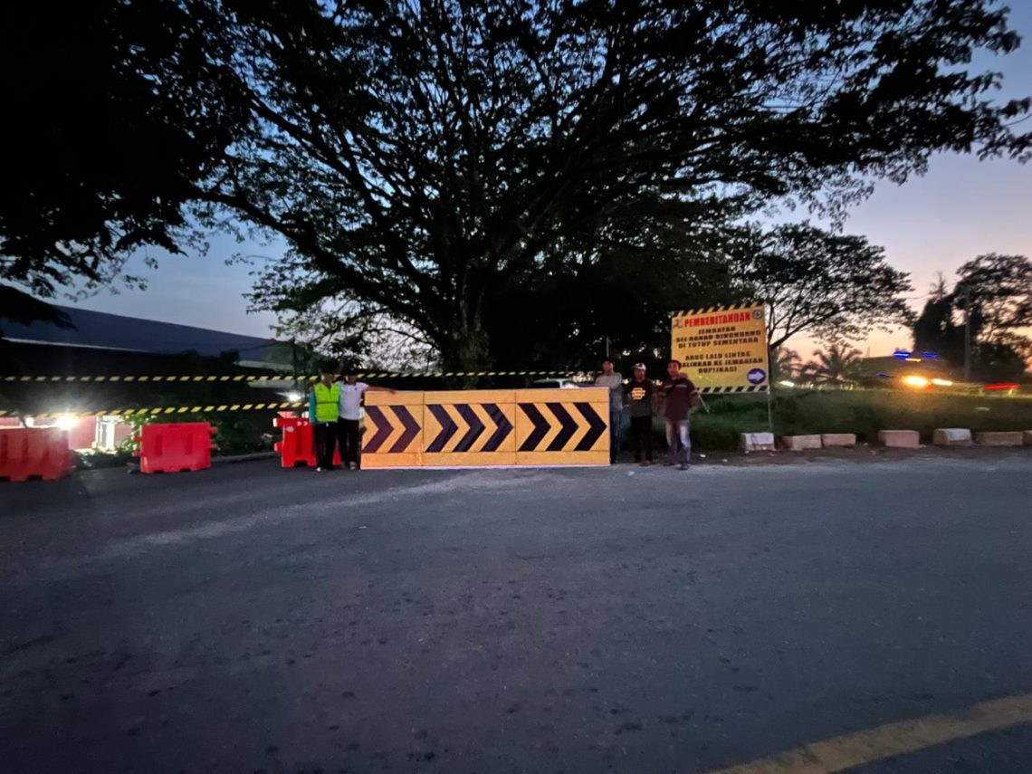 Kenapa Jembatan Danau Bingkuang Kampar Ditutup Sementara?