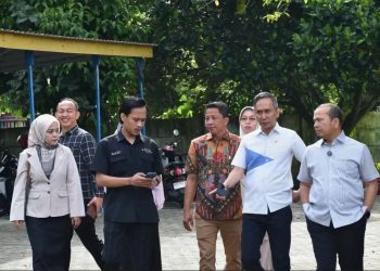 Kunjungan lapangan Komisi III DPRD Kota Pekanbaru ke SDN 189 Kota Pekanbaru dalam rangka meninjau langsung kondisi sarana dan prasarana sekolah serta menyerap aspirasi terkait kebutuhan dunia pendidikan di Kota Pekanbaru, Kamis (7/05/2025)