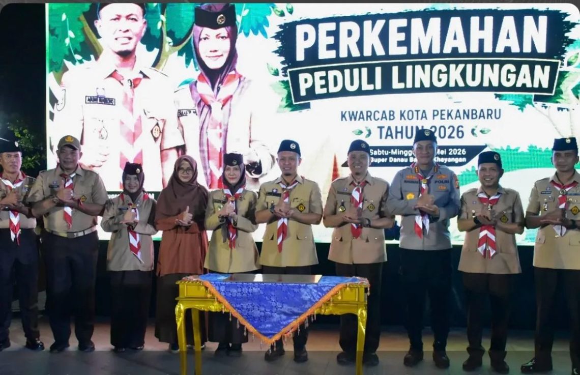 Wakil Ketua DPRD Kota Pekanbaru, T. Azwendi Fajri bersama Anggota DPRD Kota Pekanbaru menghadiri Pembukaan Perkemahan Peduli Lingkungan Kwartir Cabang Gerakan Pramuka Kota Pekanbaru Tahun 2026. Kegiatan ini menjadi wadah pembinaan karakter generasi muda sekaligus menumbuhkan kepedulian terhadap kelestarian lingkungan, Sabtu (2/05/2026)