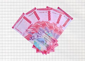 Ekonom: Suku Bunga Saja Tidak Cukup Pulihkan Rupiah yang Ambruk