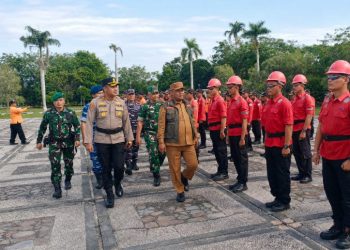 Apel Gelar Pasukan dan Gelar Sarana dan Prasarana (Sapras) Siaga Darurat Karhutla Tahun 2026 yang digelar di Lapangan Upacara Kantor Bupati Siak, Selasa (30/6).