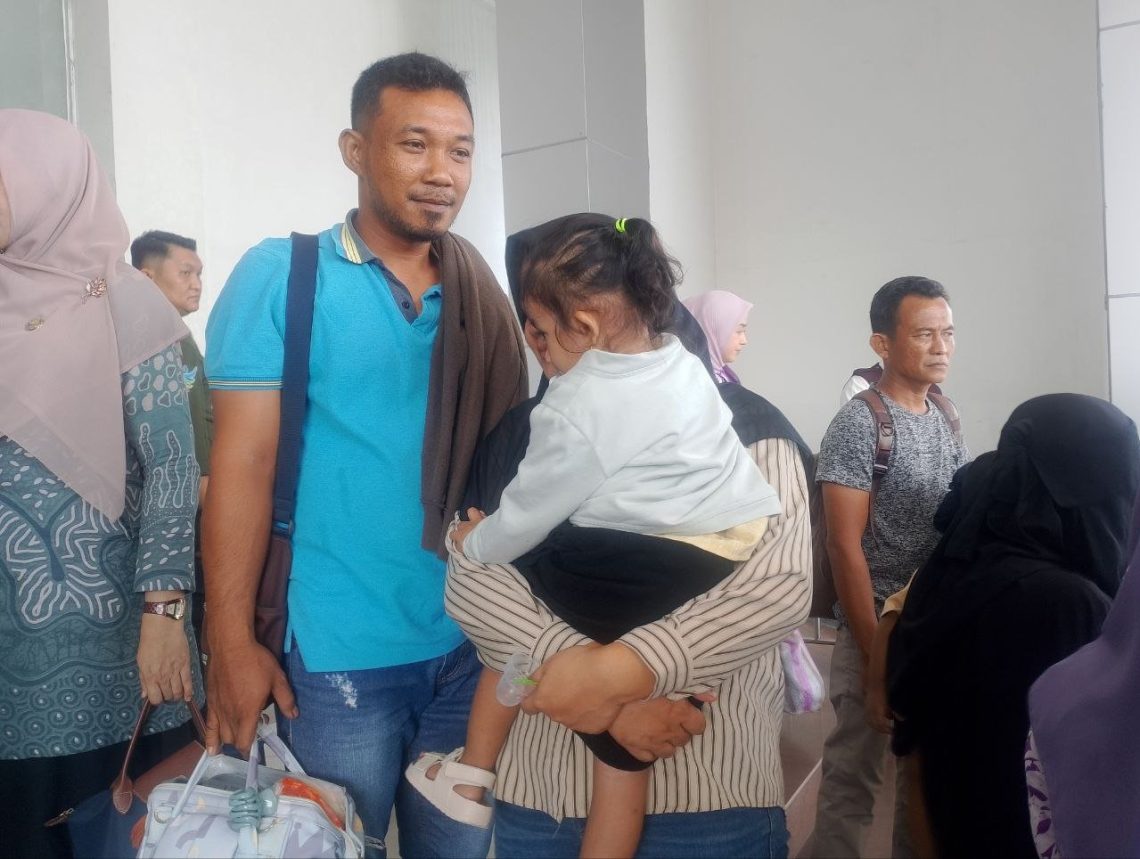 Pemprov Riau Terbangkan 9 Pasien ke Jakarta untuk Berobat Jantung dan Hati