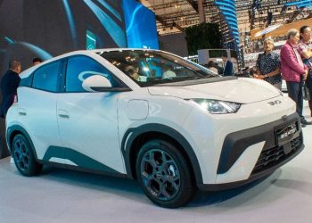 BYD Atto 1 Premium 2026 Hadir dengan Blade Battery dan Desain Futuristis