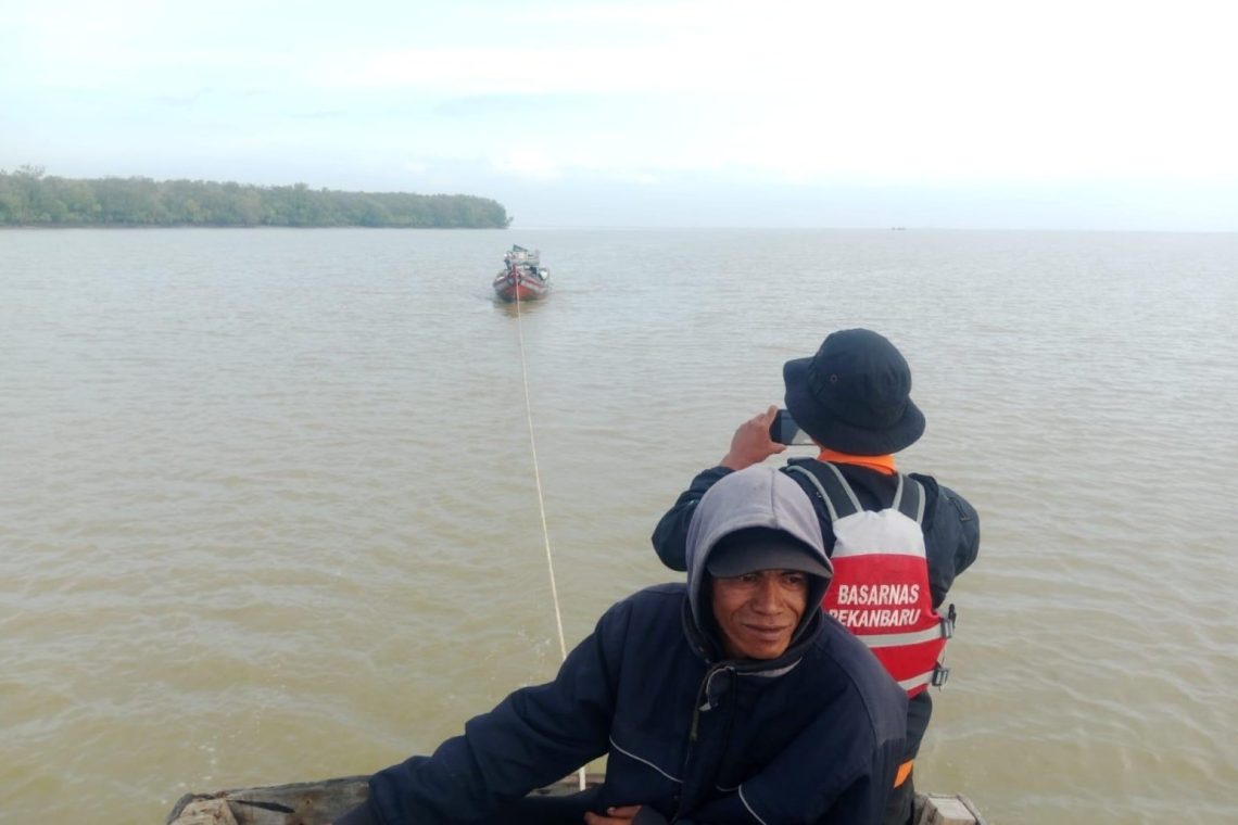 Evakuasi 4 Nelayan di Perairan Pulau Halang, Tim SAR Turun Tangan