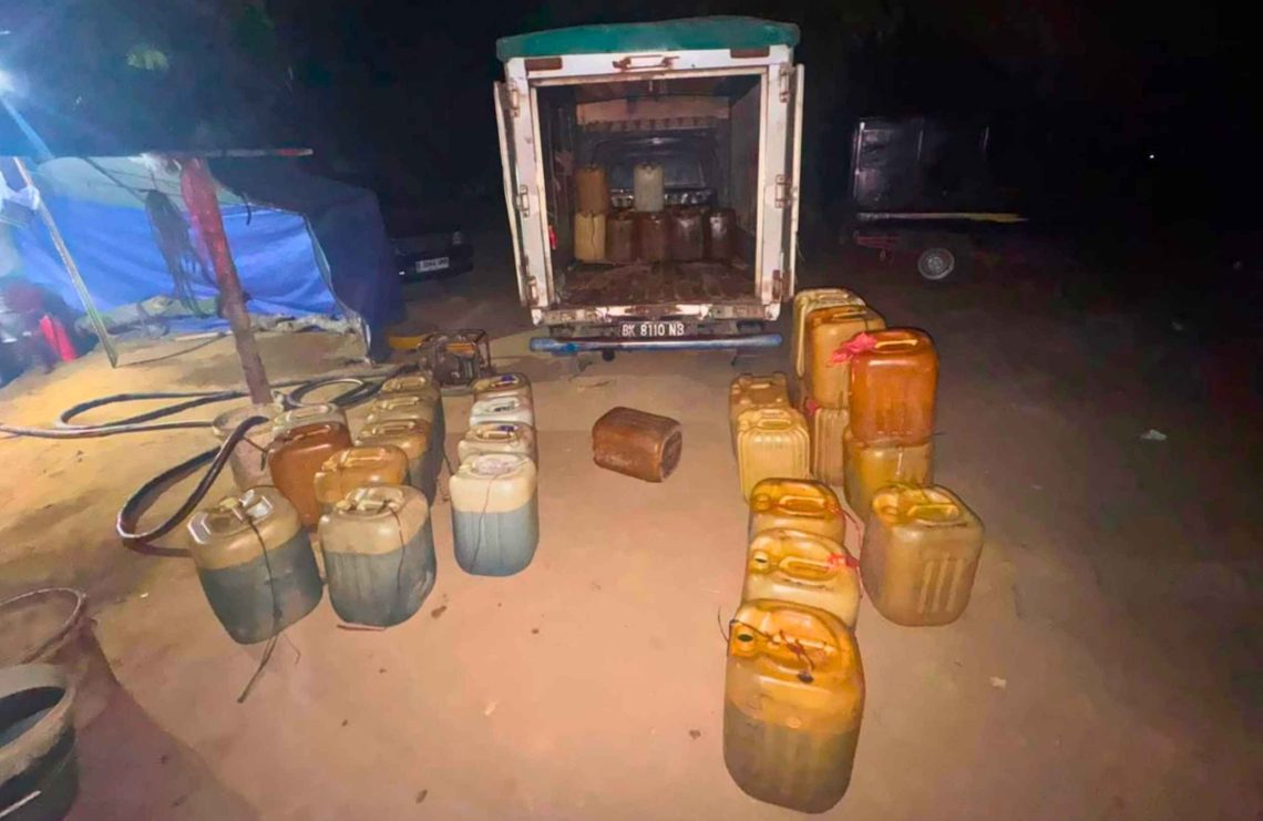 Polisi Sita 2.640 Liter BBM Subsidi di Rokan Hilir, Tiga Tersangka Diangkut
