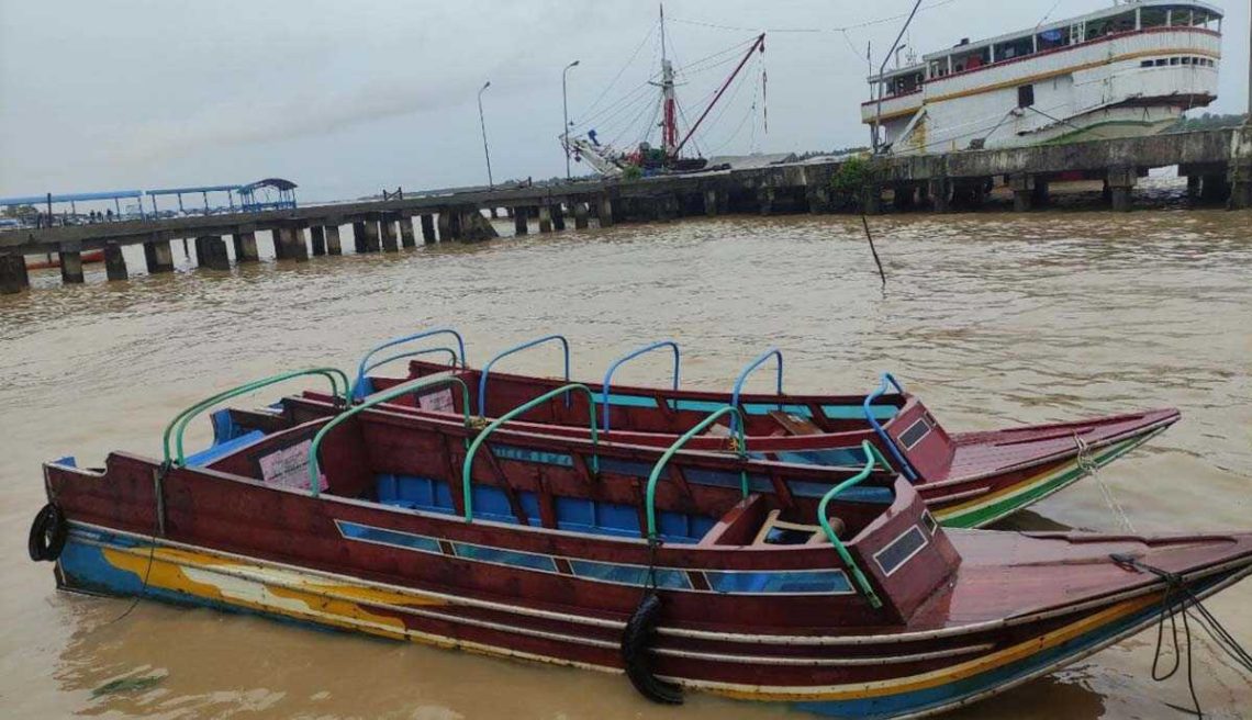 Speedboat Menuju Guntung Hampir Terbalik, Puluhan Penumpang Selamat