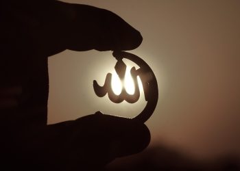 Kekuasaan Allah Tak Terbendung, Manusia Wajib Berlindung kepada-Nya