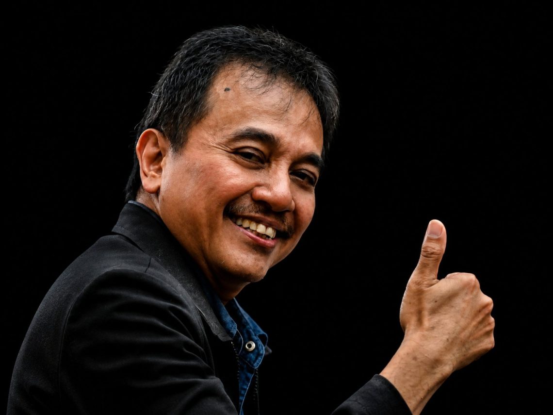 Praperadilan Roy Suryo Dinilai Upaya Buang-buang Waktu, Jokowi Siap Hadir?