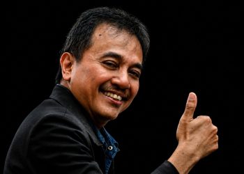 Praperadilan Roy Suryo Dinilai Upaya Buang-buang Waktu, Jokowi Siap Hadir?
