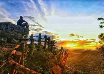 Watu Payung, Wisata Alam di Jogja View Pegunungan Sewu Tempat Berburu Sunrise dan Sunset
