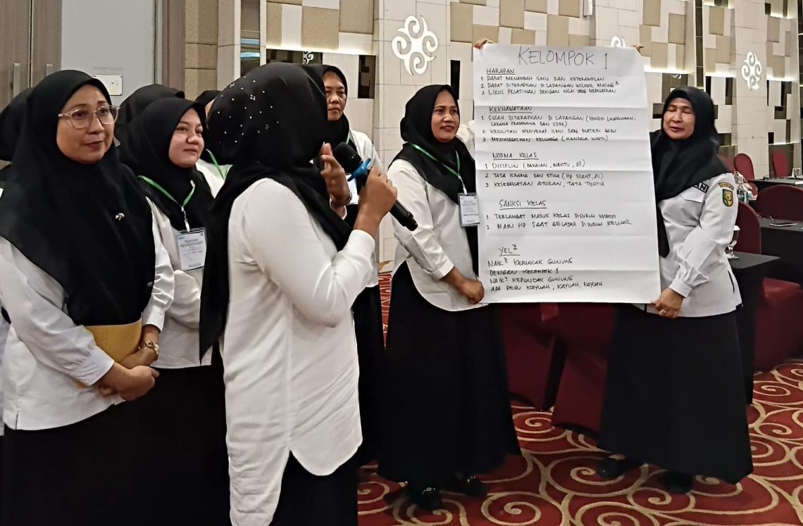 Pelatihan Antenatal Care dan Skrining Hipotiroid Kongenital bagi Bidan di Fasilitas Kesehatan Tingkat Pertama, hasil kerja sama Balai Pelatihan Kesehatan Provinsi Riau CD RAPP.