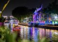 Wisata Perahu Kalimas, Ikon Baru di Surabaya Tawarkan Keindahan Penuh Warna di Malam Hari 