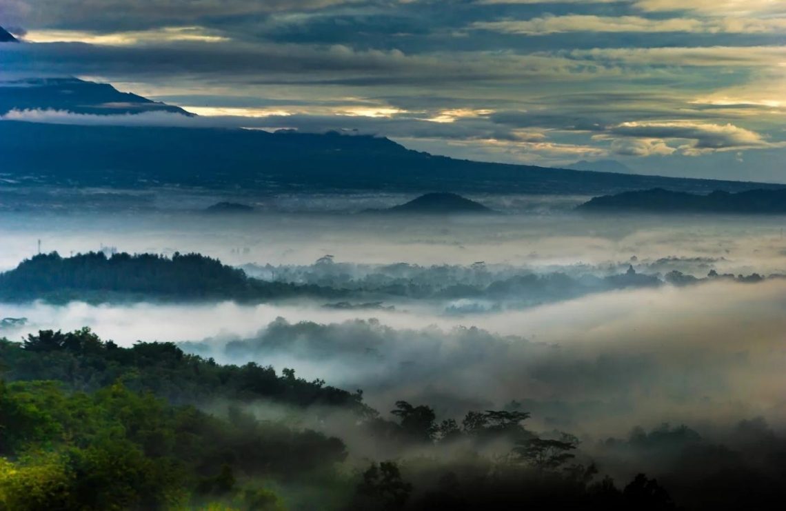 Wisata Magelang Pesona Punthuk Setumbu Spot Menyaksikan Sunrise Latar Candi Borobudur