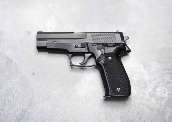 Seorang Polisi Ditegur Karena Tinggalkan Senjata Api di Toilet Toserba