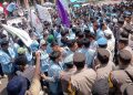 Tuntut Pencairan Beasiswa, Aksi Demonstrasi BEM Unri di Kantor Gubernur Riau Sempat Dorong-dorongan