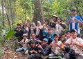 Mengenal Alam Lebih Dekat, Mahasiswa KKN UIN Suska Riau Diajak Berkeling Hutan Adat Desa Terantang Manuk