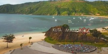 Jadi Tujuan Favorit Traveler, Inilah Keindahan Pantai Kuta Mandalika di Lombok