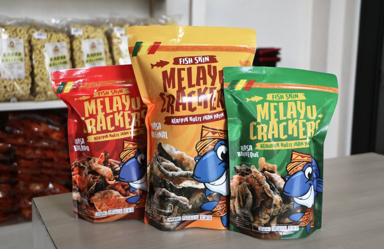 Kisah di Balik Kriuknya Melayu Crackers, Kulit Ikan Patin Berstranformasi Menjadi Oleh-oleh Premium