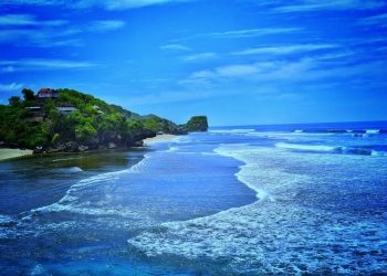 Pesona Pantai Indrayanti di Gunungkidul Hamparan Pasir Putih, Tebing Karst dan Sunset