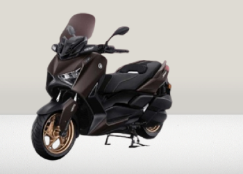 Yamaha XMAX 250 Tech Max, Bawa Mesin Mirip Xmax Connected Dibekali USB Power Socket