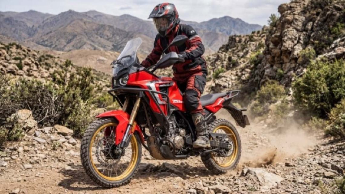 QJMotor Tourino 250 DX, Motor Adventure Entry-Level dengan Mesin Parallel Twin yang Halus