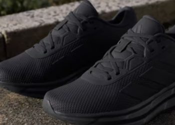 Keren Abis! 5 Sepatu Running Adidas Hitam untuk Pria Harga di Bawah Rp1 Juta Desain Empuk