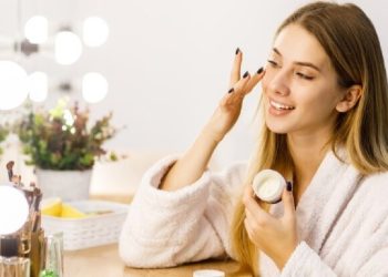 Bye-Bye Kulit Kusam! Inilah 4 Cream Siang Malam Wardah untuk Mencerahkan Wajah