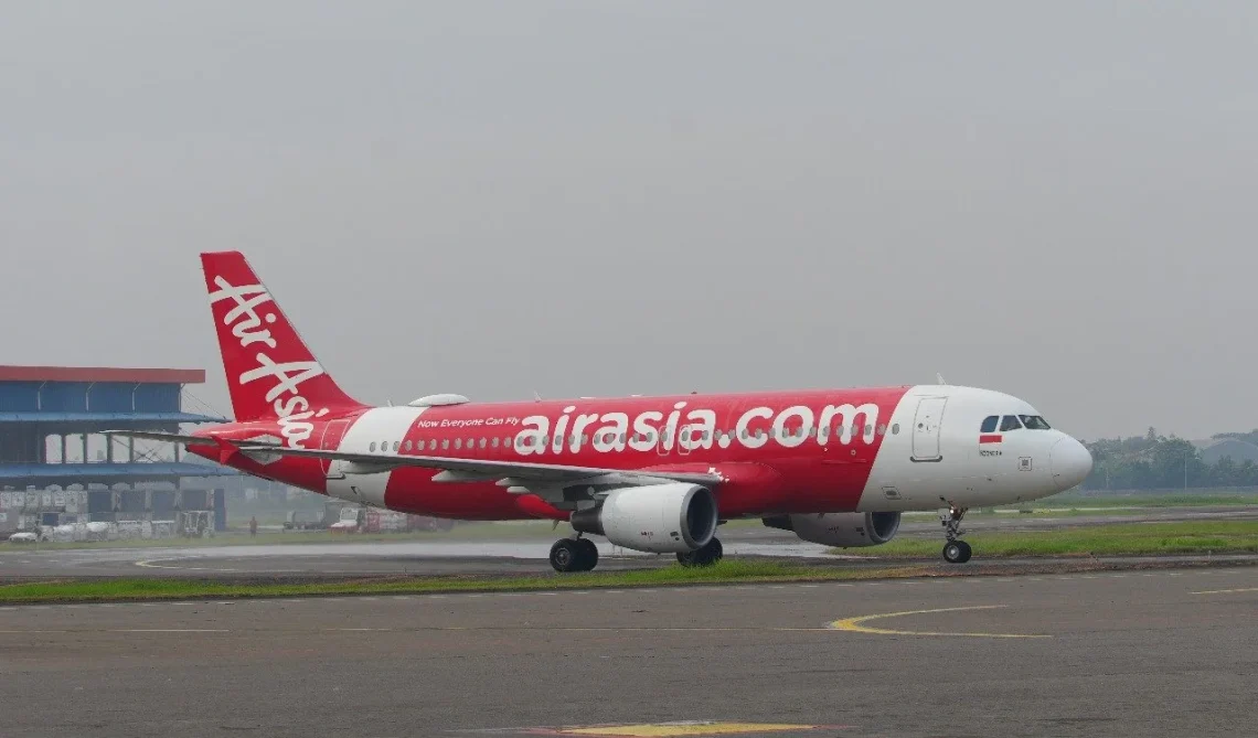 AirAsia Pangkas Kapasitas 20–25% di Kuartal III Imbas Biaya Avtur