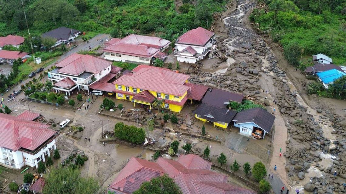 2 Warga Hilang Masih Hilang Diterjang Banjir Bandang Solok