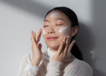 Inilah 5 Tinted Sunscreen Bantu Menyamarkan Flek Hitam, Wajah Cerah dan Bebas Kusam