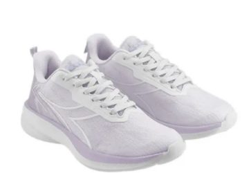 Pilihan 7 Sepatu Running Diadora Wanita Terbaik, Warnanya Stylish dan Bobotnya Ringan