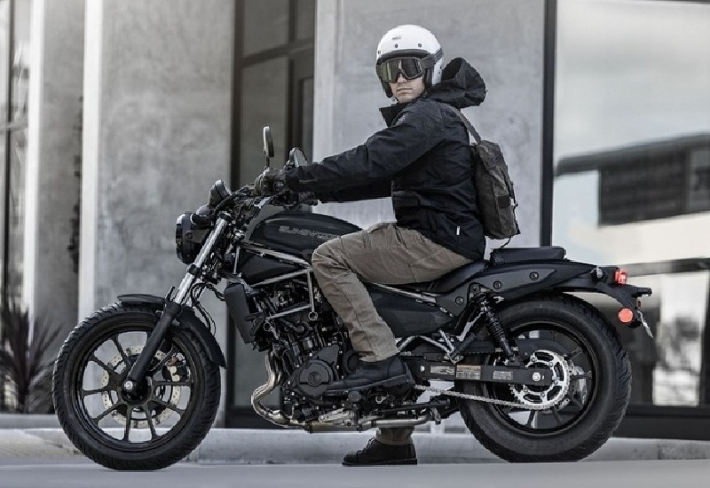Kawasaki Eliminator 500 SE 2026, Motor Cruiser Dibekali Fitur Canggih dan Performa Mesin Responsif
