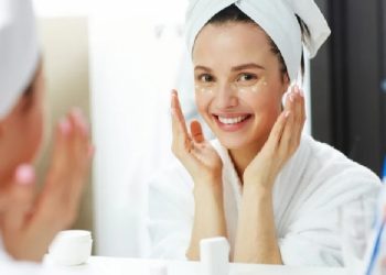 Pilihan 4 Moisturizer untuk Kulit Berminyak dan Kusam