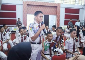 FWL DPRD Riau Bekali Pelajar SMK Negeri Pertanian Terpadu dengan Keterampilan Jurnalistik