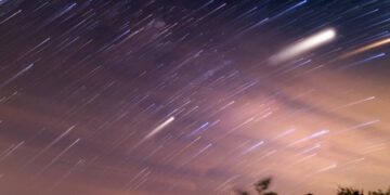 Ini Waktu Terbaik Melihat Hujan Meteor Orionid 21–22 Oktober 2026