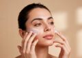 Rekomendasi 7 Sunscreen Ampuh Melawan Flek Hitam Sekaligus Mencerahkan