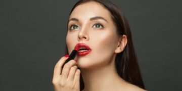 Rekomendasi Lipstik Maybelline yang Tahan Lama di Bibir dan Transerproof