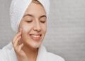Rekomendasi 4 Skincare untuk Menghilangkan Bruntusan di Wajah Paling Efektif