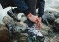4 Rekomendasi Sepatu Gunung Kualitas Terbaik dan Super Kokoh, Lengkap Harganya