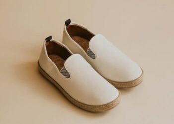 4 Rekomendasi Sepatu Slip On Pria Terbaik Nyaman dan Terkesan Casual Harga Rp100 Ribuan